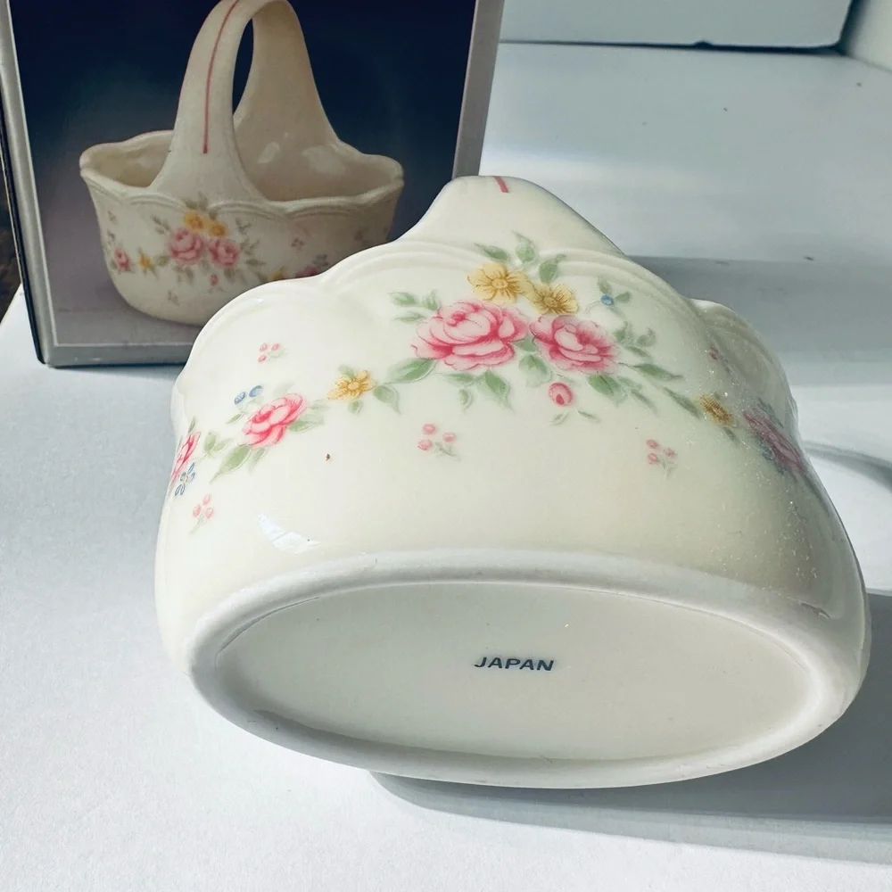 Dainty Trinket Basket Scalloped Edge Floral Ivory Pink Roses Ceramic 4” Japan